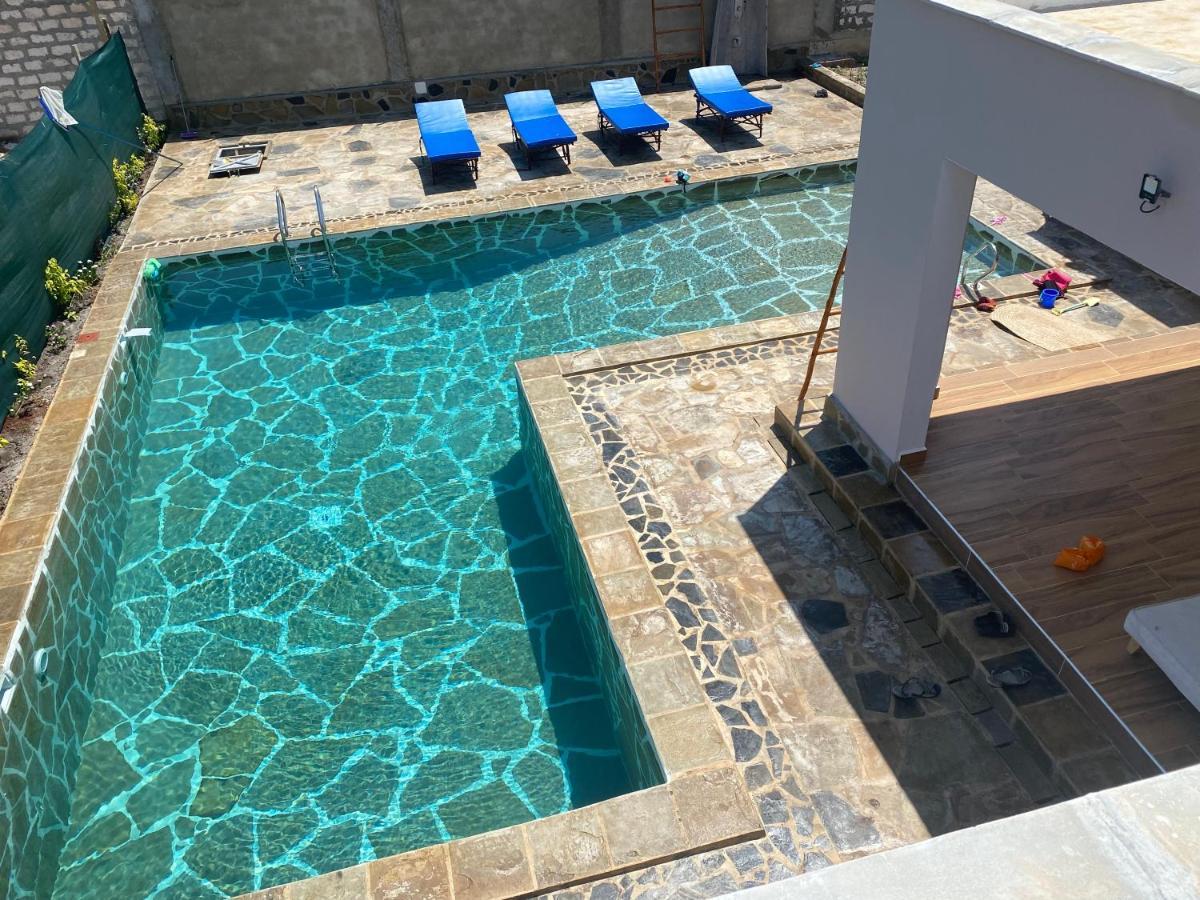 Private Backdoor Villa With Big Swimming Pool And Services Of Chef Included 디아니 해변 외부 사진