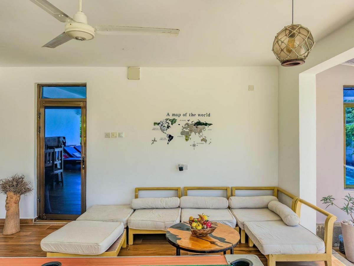 Private Backdoor Villa With Big Swimming Pool And Services Of Chef Included 디아니 해변 외부 사진